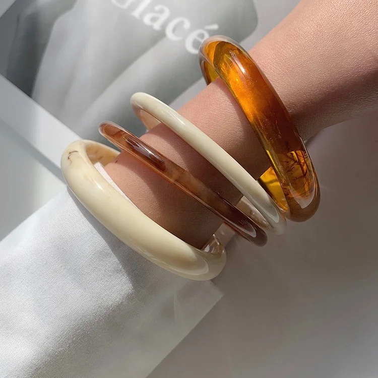 4pcs Elegant Retro Acrylic Bracelet Set for Women Fashion Punk Simple Resin Stackable Bangle Boho Daily Wear Party Jewelry Gifts - view 3
