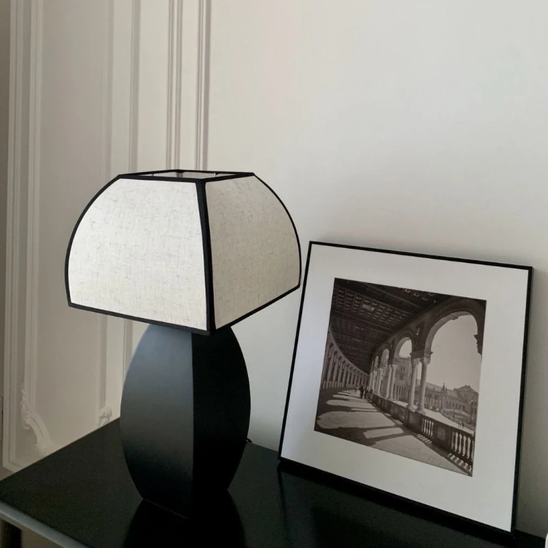 Medieval Creative Desk Lamp Modern Simple Fabric Lampshade Living Room Study Bedroom Chinese Bedside Table Lamp Room Decoration