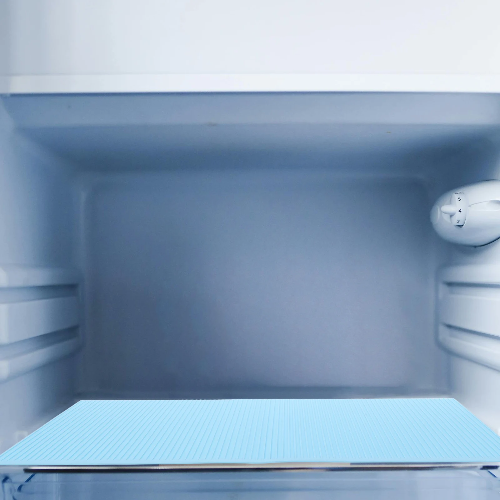 

Oil-Resistant Silicone Fridge Liners Waterproof Drawer Mats Non-Slip Shelf Protectors for Refrigerator Freezer Cabinets