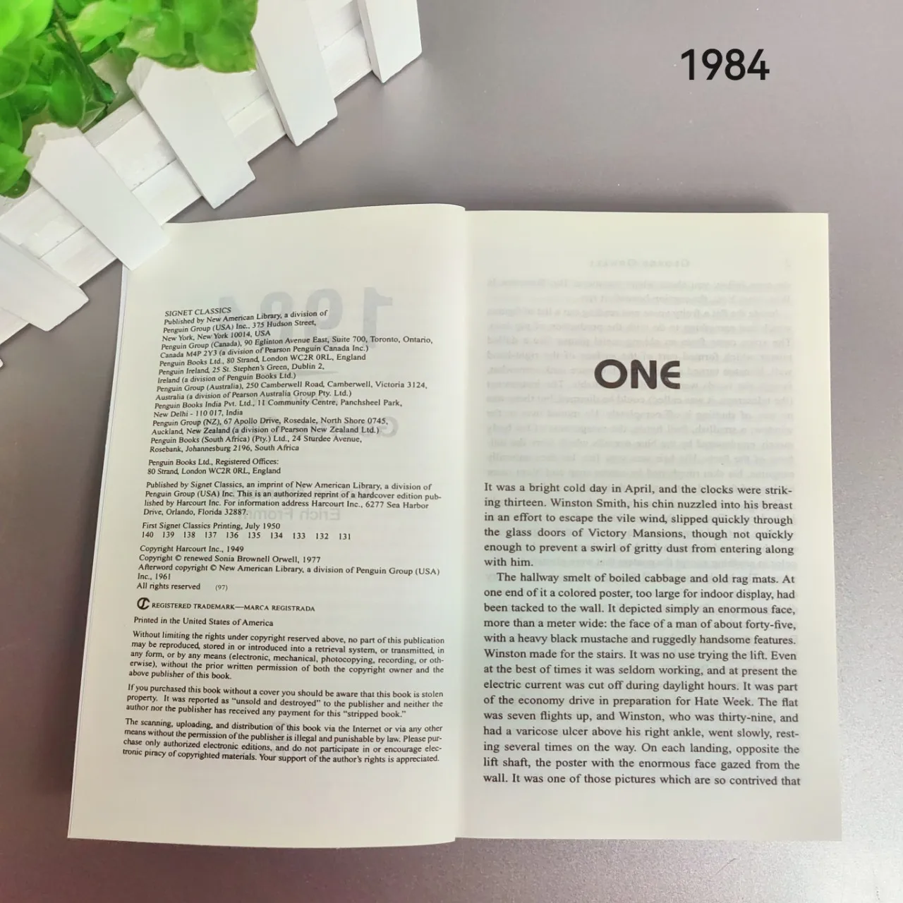 Nineteen Eighty-four George Orwell， English Version