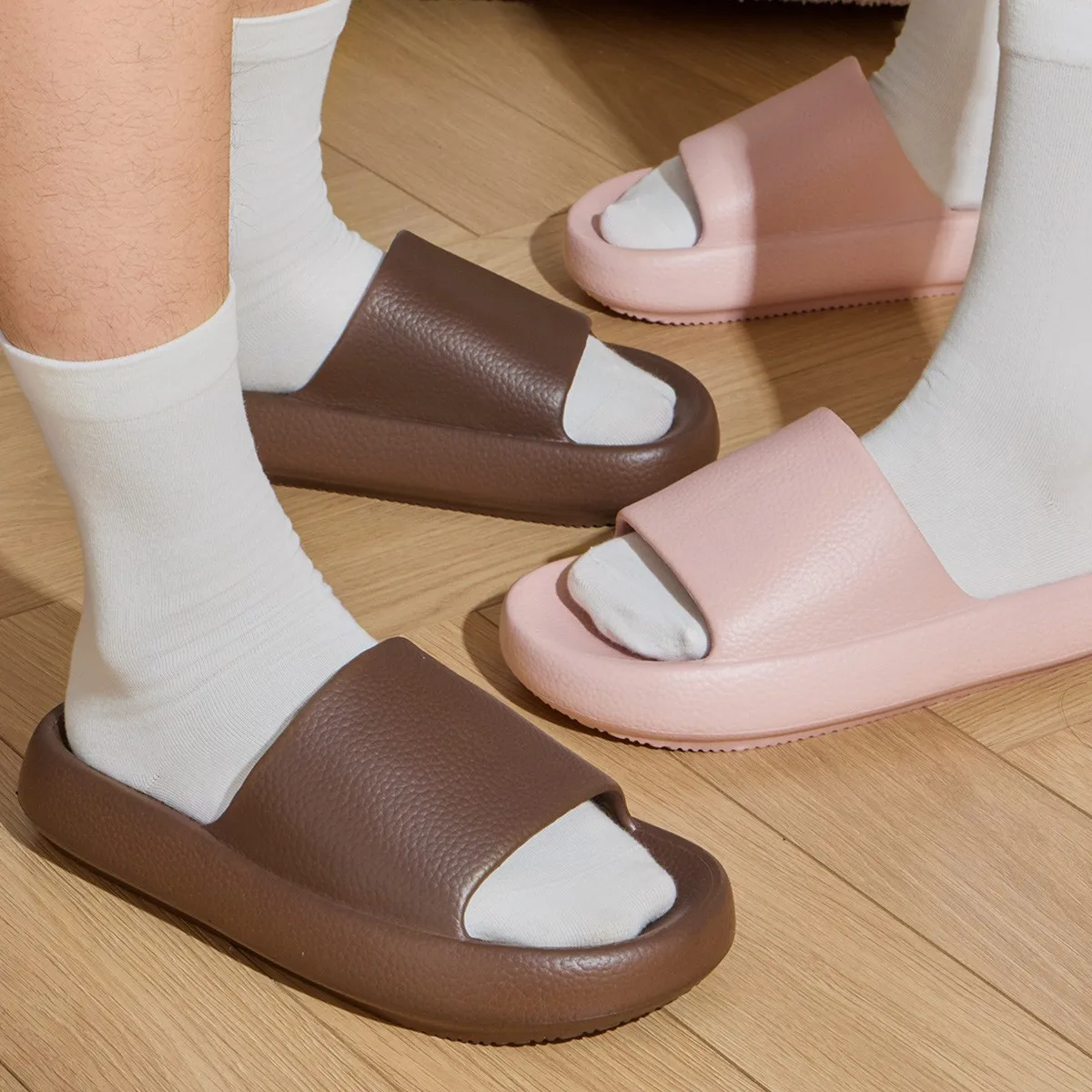 

Women Bathroom Slippers Thick Sole Slides Summer Flats Comfort Sandals Soft Platform Shoe Men Indoor Non-Slip Couples Flip Flops