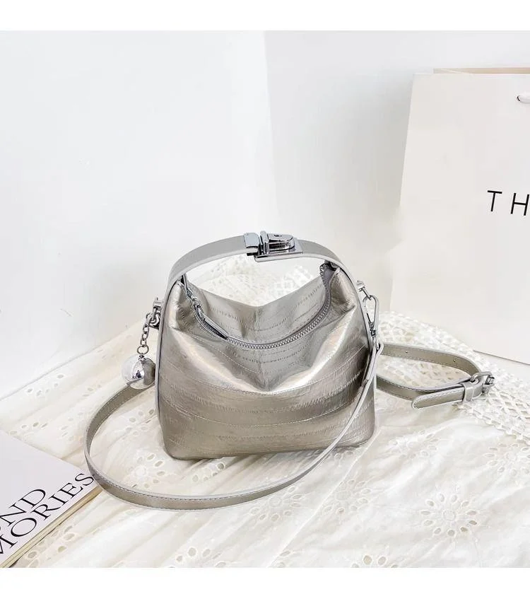 H7 Borsa a mano in argento da donna, nuova alla moda, alta bellezza, tracolla mini, borsa a secchiello popolare di quest'anno_voghion.com
