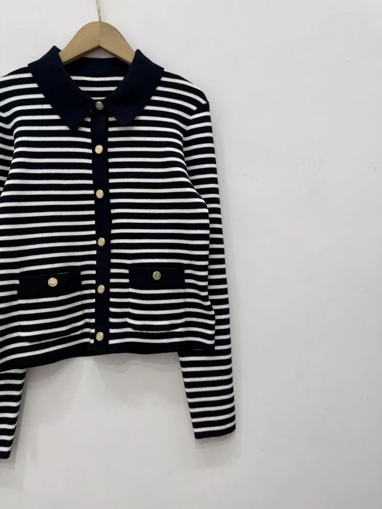 

Women's Black And White Striped Knitted Cardigan Turn-Down Collar Single Breasted Casual Versatile Long Sleeved Coat