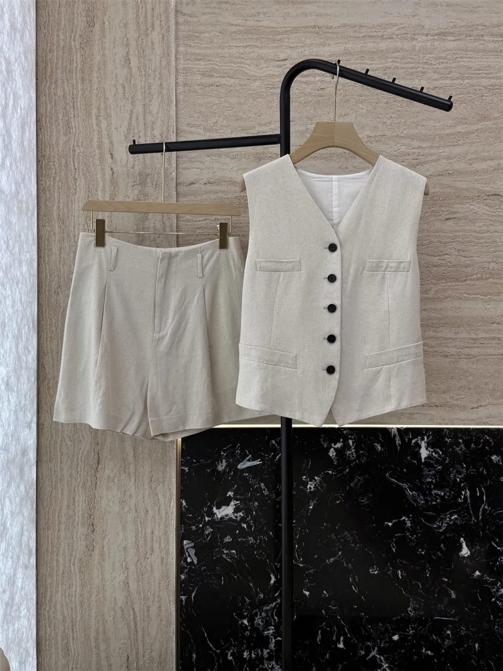 

Women's Linen Suit Summer New Sleeveless Vest Jacket + Casual Shorts 2-piece Set