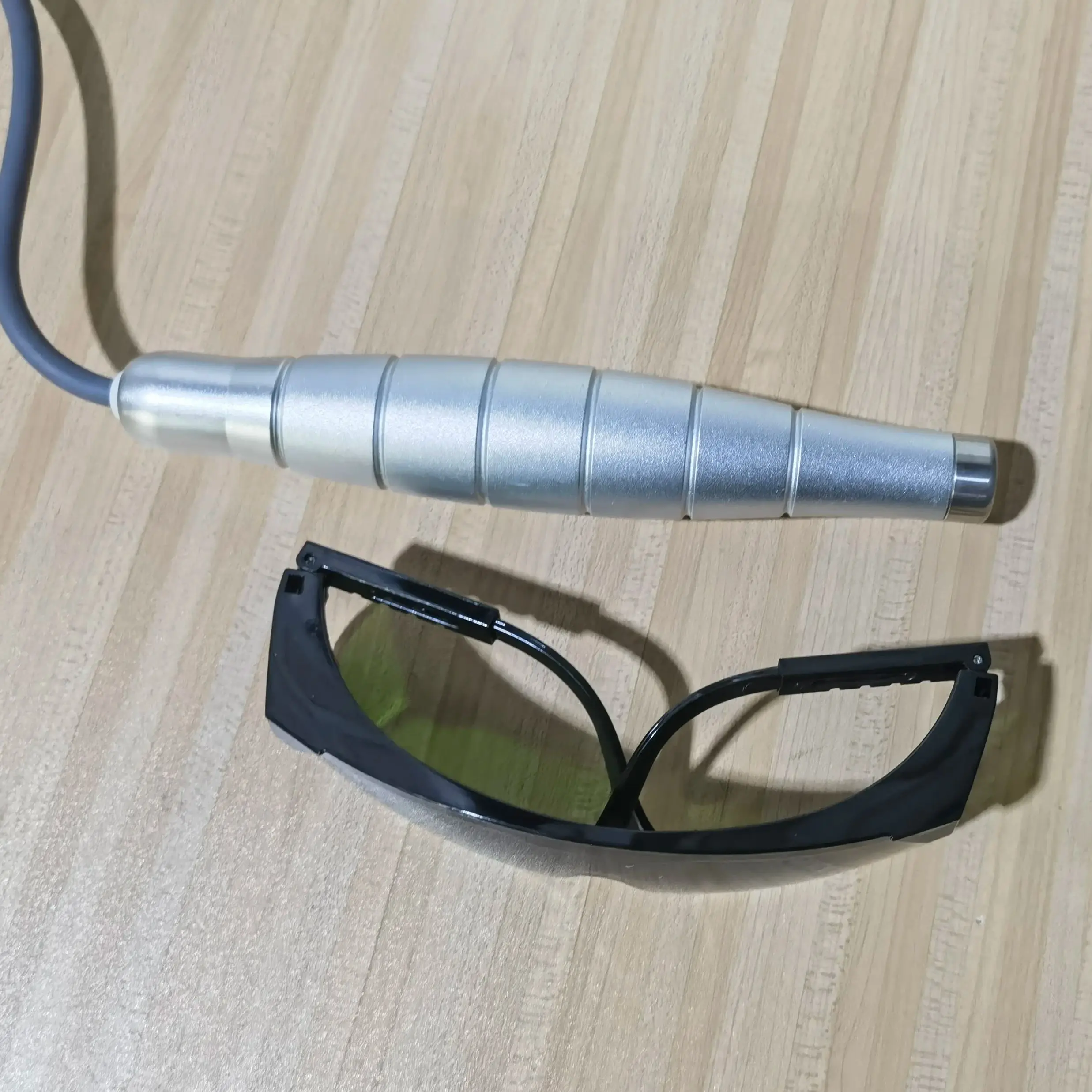 

Smart Cold Laser Pain Relief Device with LED Screen, 5x808nm 11x650nm LLLT Technology for Accurate Treatment