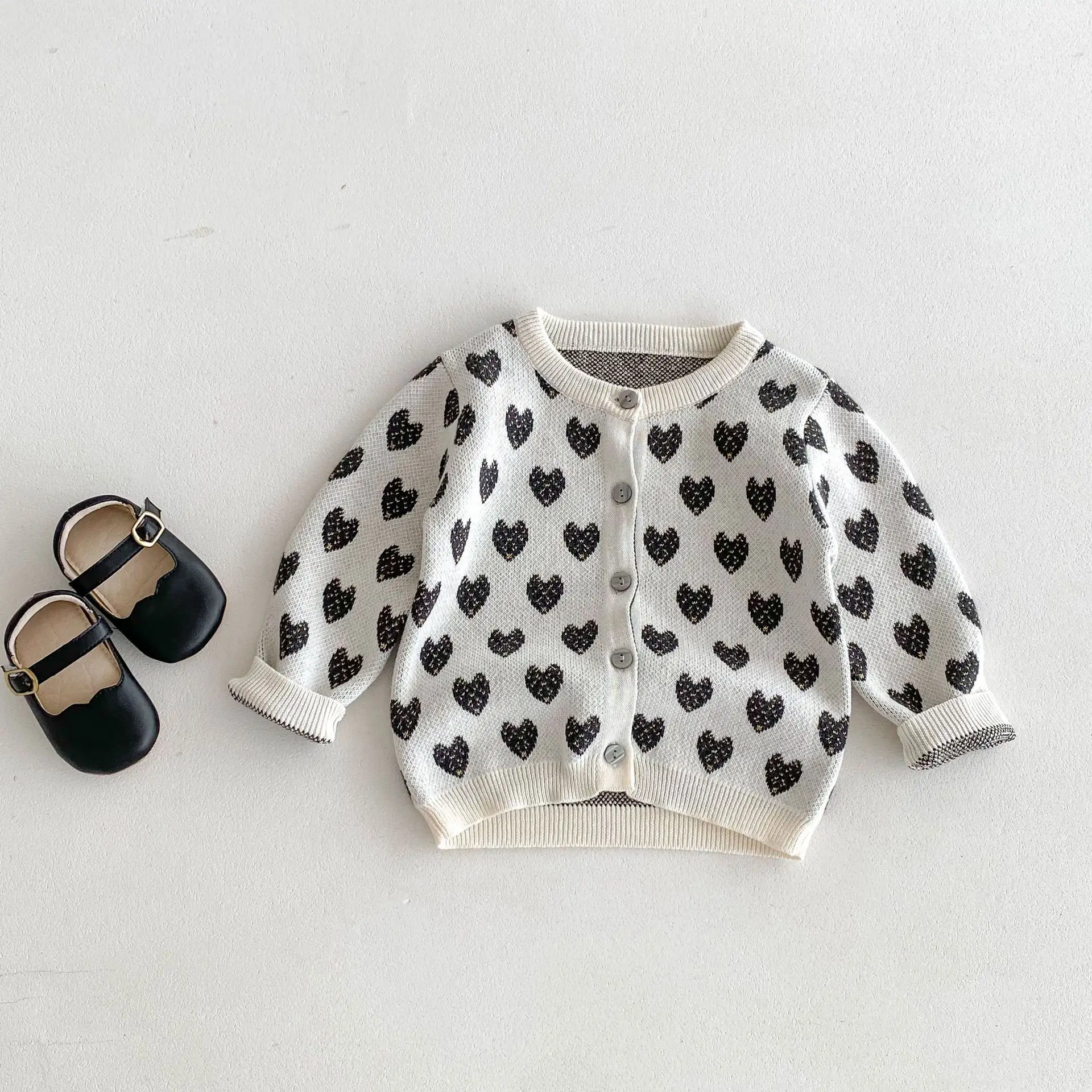 

2024 Autumn Korean Children's Clothing Medium and Small Children's New Love Versatile Children's Sweater Knitted Cardigan Jacket