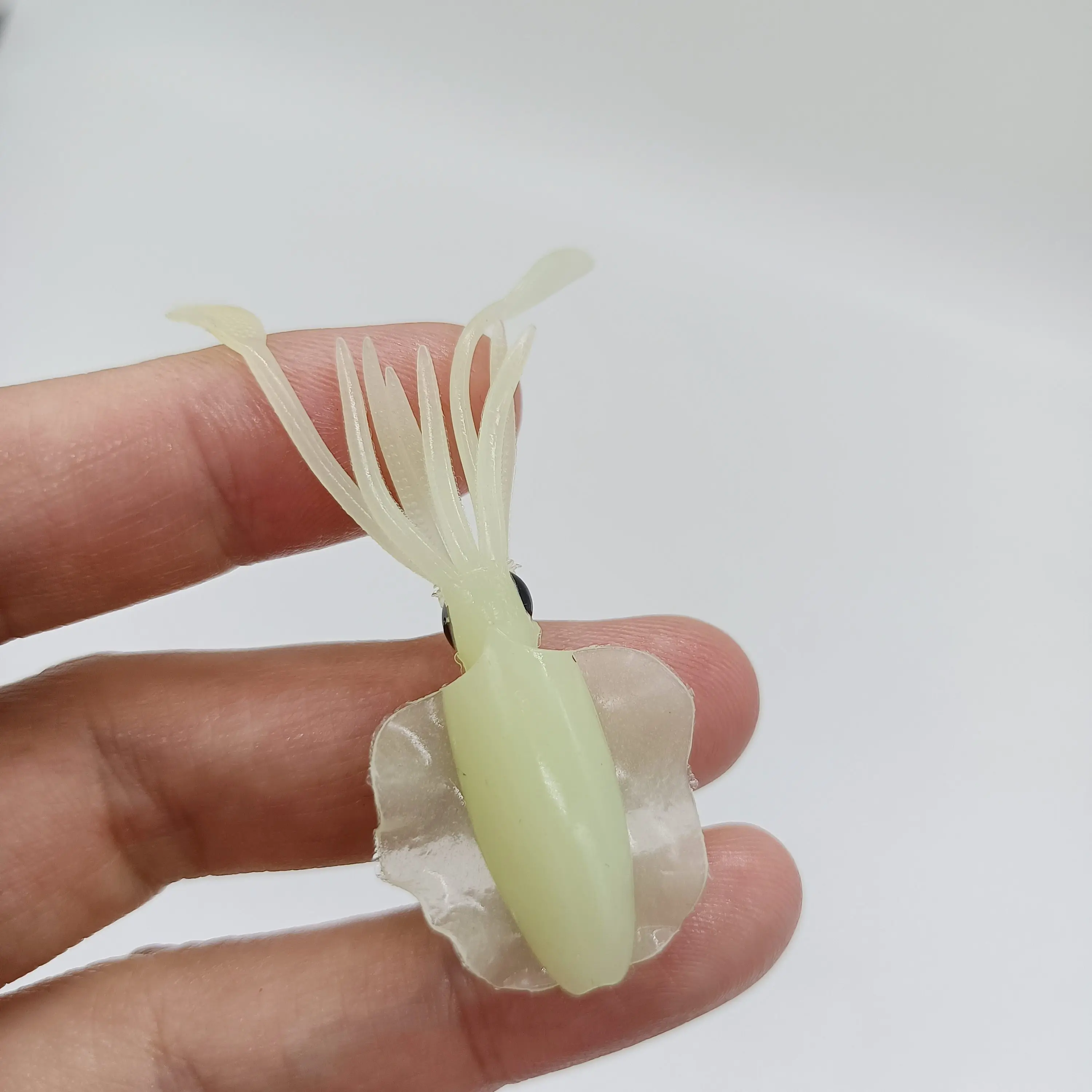 DUODUOYU 1PCS Mini Weiche Tintenfisch Angeln Locken 6cm 2g Leucht UV Tintenfisch Jigs Für Süßwasser Angeln locken Wobbler Köder Angelgerät – Detail 16