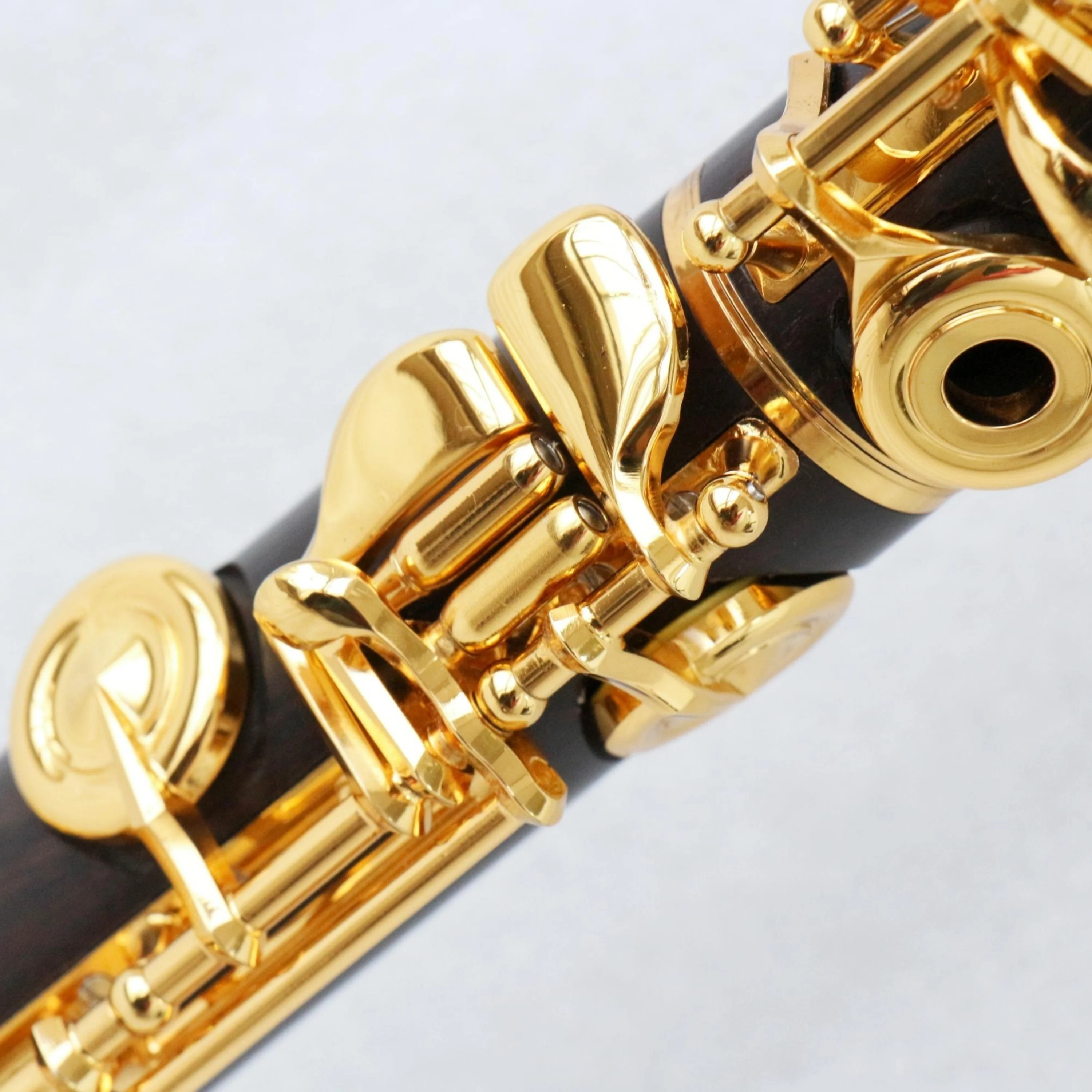 

Professional Flute 17 Key C Tone Gold Brass Body Clear Lacquer Music Instrument Transverse Flute For Concert Stage Performance