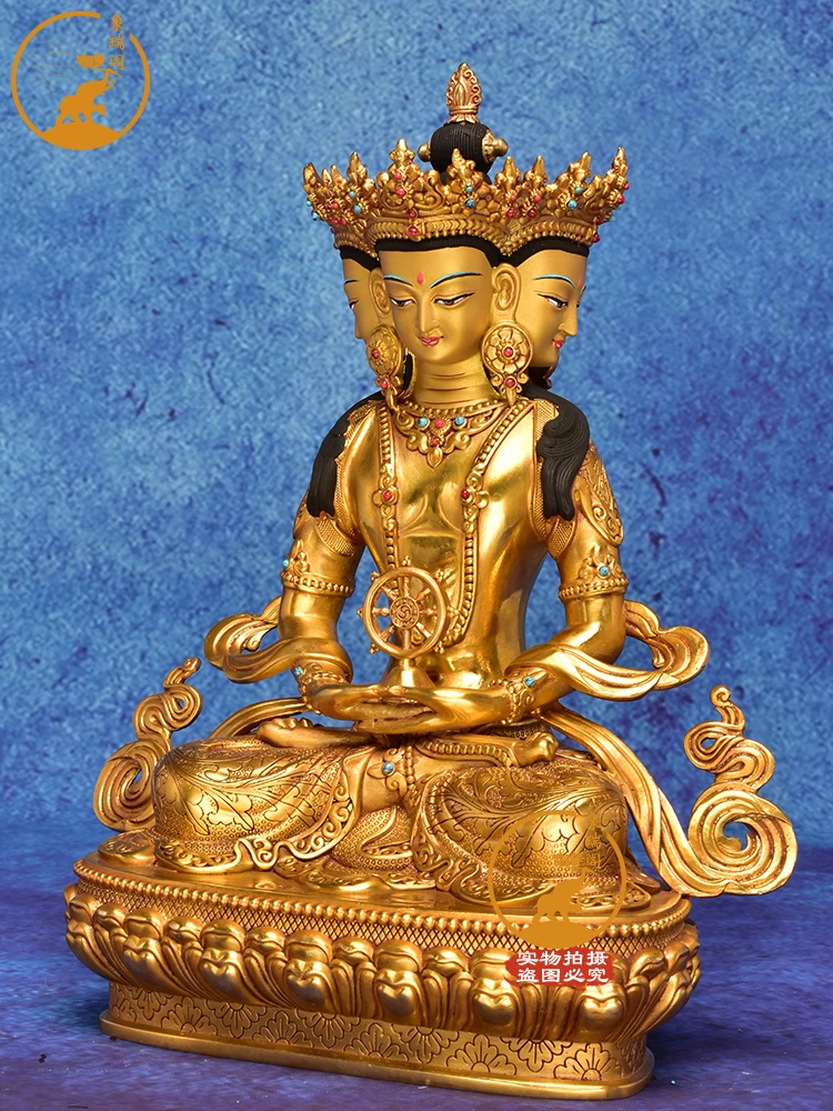 Like the Ruige Pure Copper Tathagata, the tantric Tibetan Pure Copper Tathagata Bodhisattva is surrounded by a bronze statue of