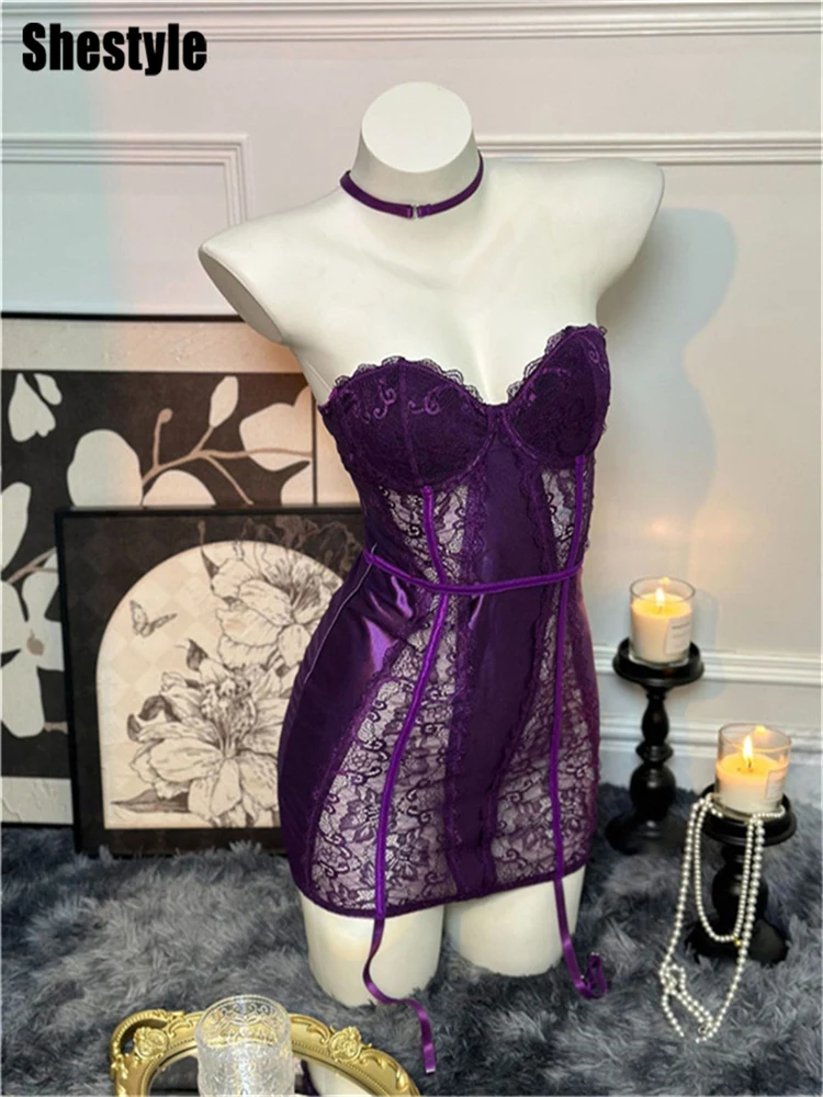 ชุดเดรสซีทรูสีม่วงแบบเซ็กซี่สำหรับผู้หญิง แต่งลูกไม้ มีโครงลวดรัดทรง ผ้าซาตินแบบไร้สาย พร้อมถุงน่อง ชุดคลับแวร์สุดฮอต