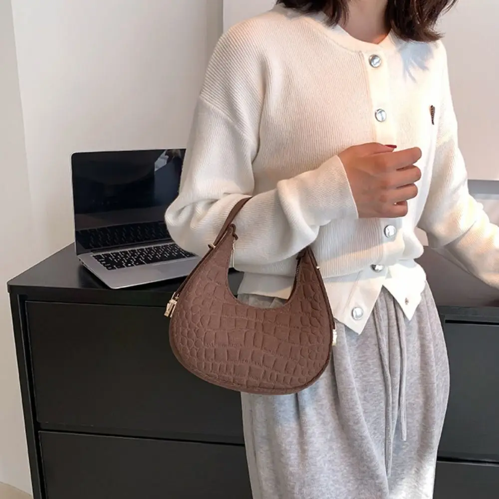 Portable Solid Color Crescent Bag Shoulder Pouch Large Capacity Felt Handbag All-match Korean Style Cloth Shoulder Bag Travel