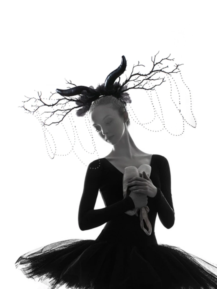 Forme de branche d'arbre de corne exagérée noire avec pompon, coiffure, style adulte, adapté à la scène, accessoires de photographie de spectacle, décoration