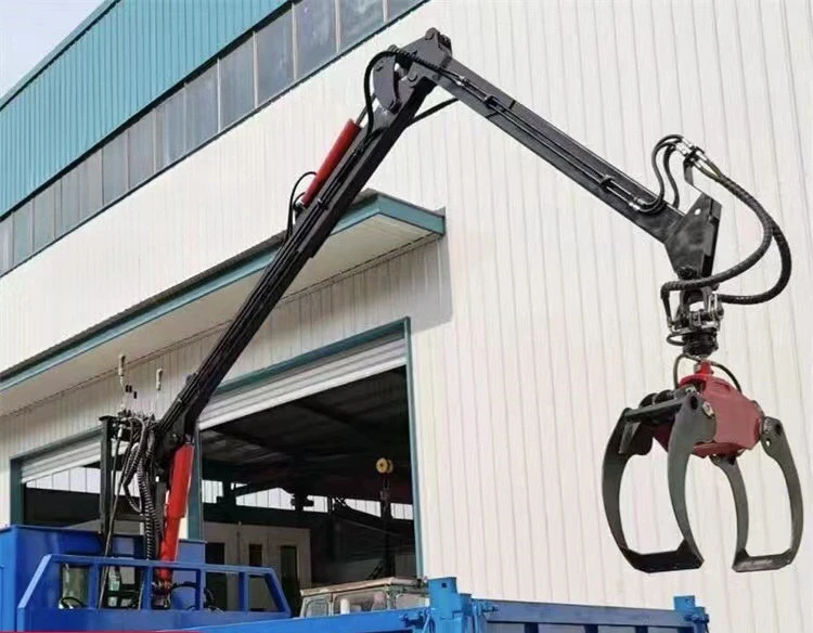 2025Футбольная машина, установленная на прицепе, гидравлический манипулятор, складной кран для захвата бревна