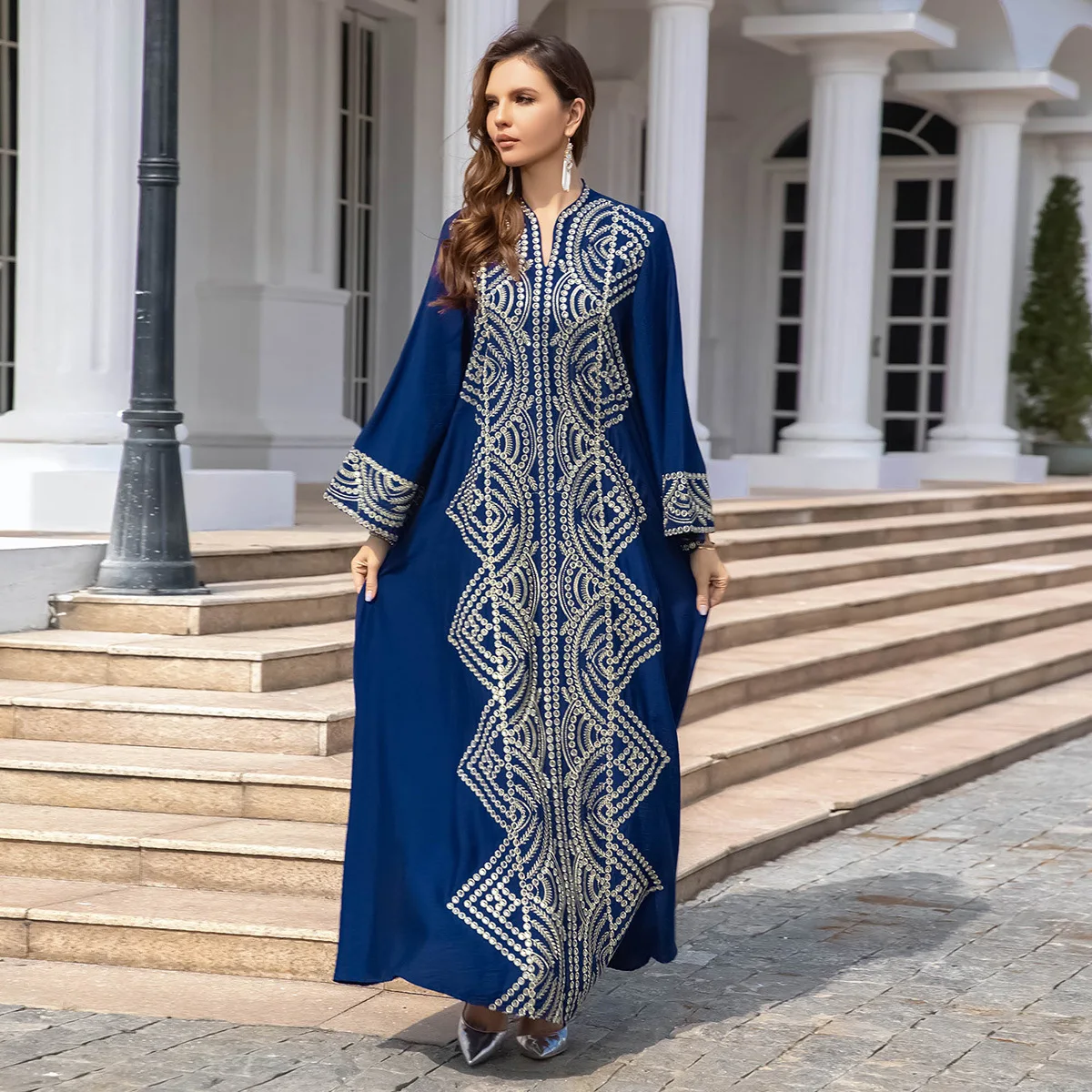 

Sequin Embroidery Muslim Dress Woman Long Sleeve V-Neck Loose Dresses Elegant Party Abayas Dubai Vintage Kaftan Robes Evening