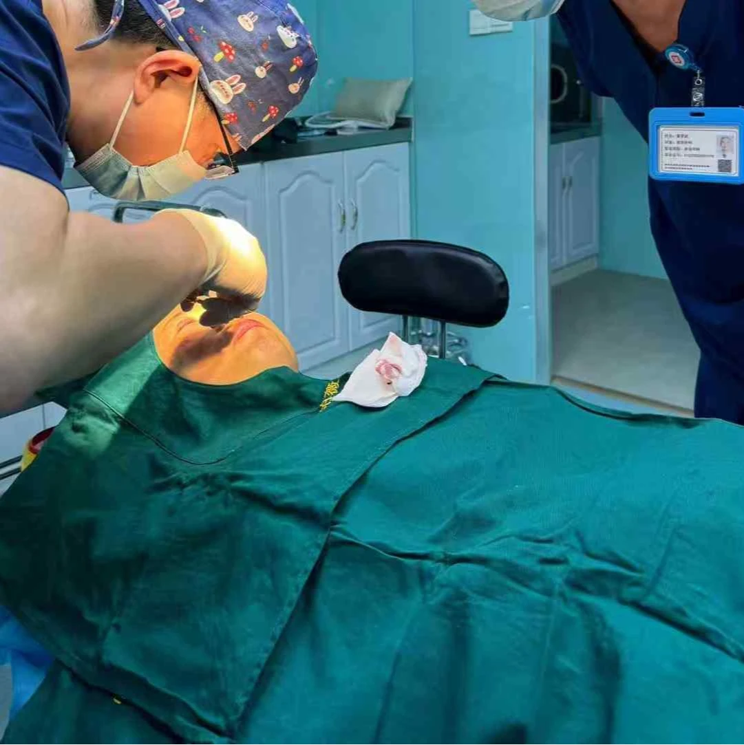 Hospital operating room hole towel cosmetology and plastic surgery face hole towel oral cavity laparotomy chest section cotton