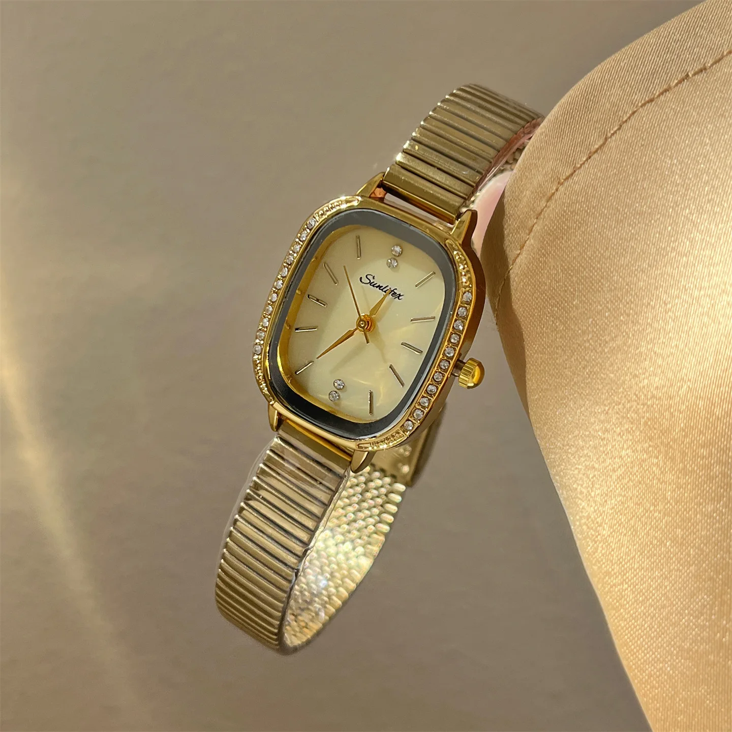 

New Retro Oval-Shaped, Understated Luxury, Versatile, And Sophisticated Women'S Watch; Elegant And Refined Women'S Wristwatch.
