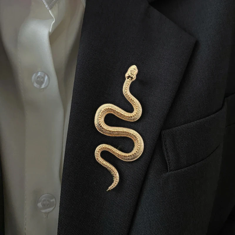 Snake Brooch 2024 New Women\'s Luxury Lapel Pin Gold Color Badge Wedding Dress Ornament