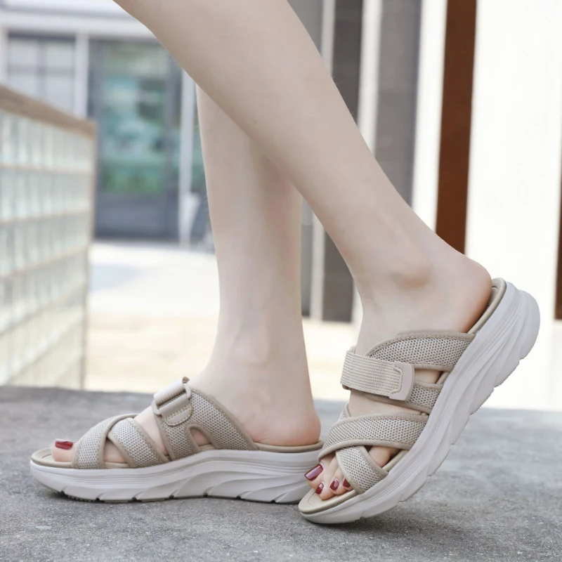

2025 Summer New Sandals For Women Light Sports Style Comfortable Rubber Large-Sized Thick-Soled Slippers Fashionable And Casual