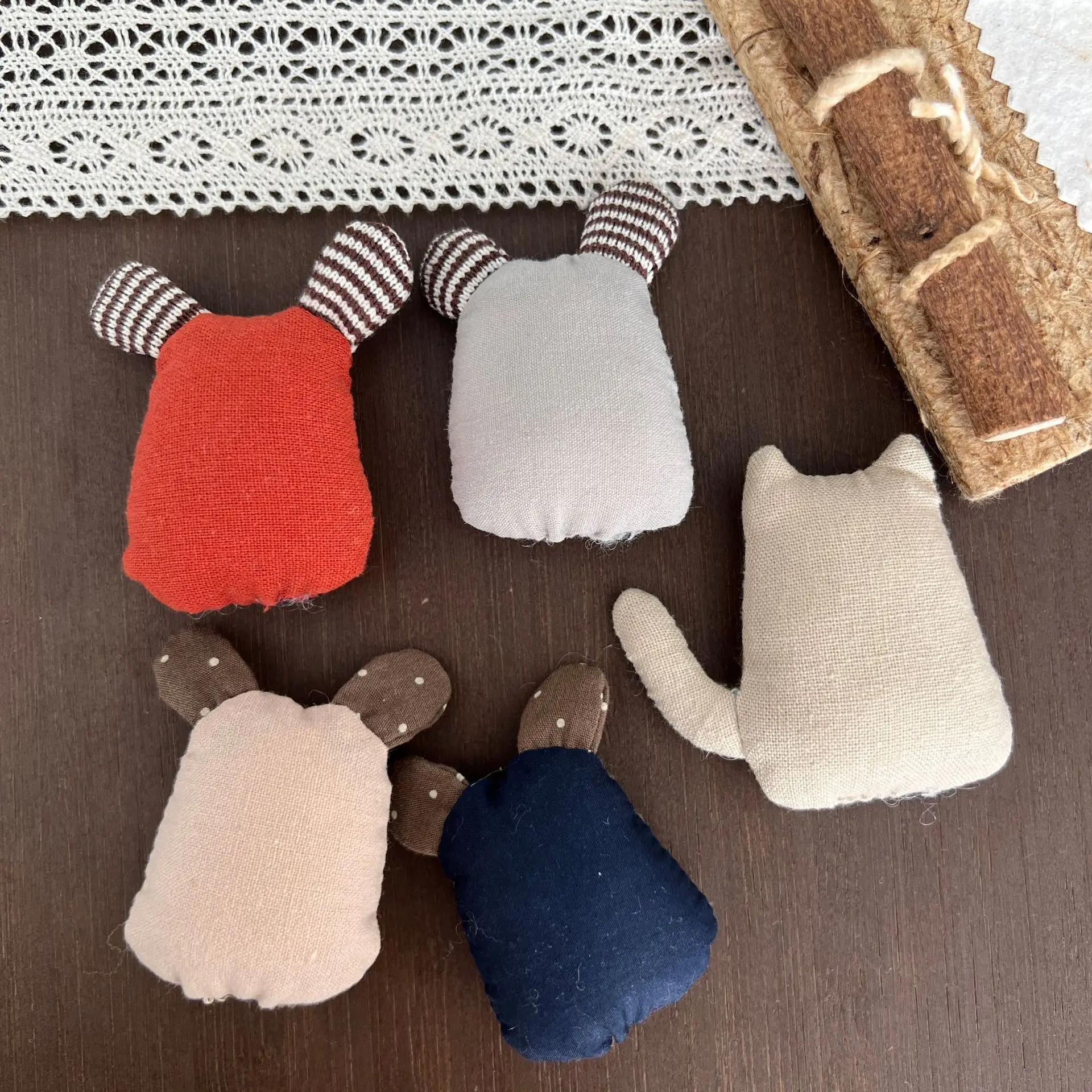 Korean Cute Pet Brooch 1PCS for Women 3D Kitten Mouse Scarf Bear Sweater Bag Keychain Decor Durable Kit