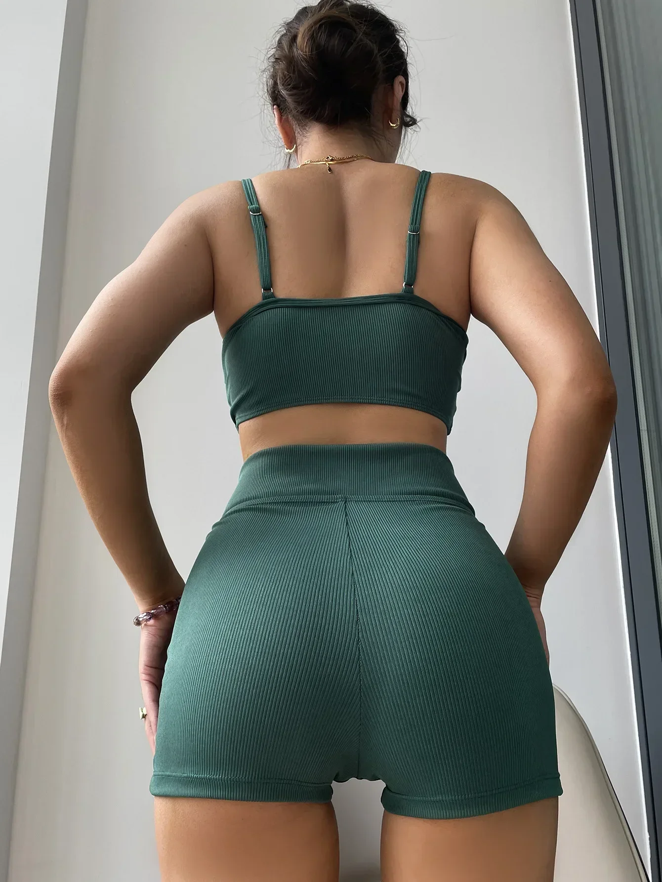 Schwarzgrüner 2-teiliger Badeanzug für Frauen, 2024 neuer einfarbiger Bikini mit hoher Taille, Tankini, sexy Straps-rückenfreier Badeanzug