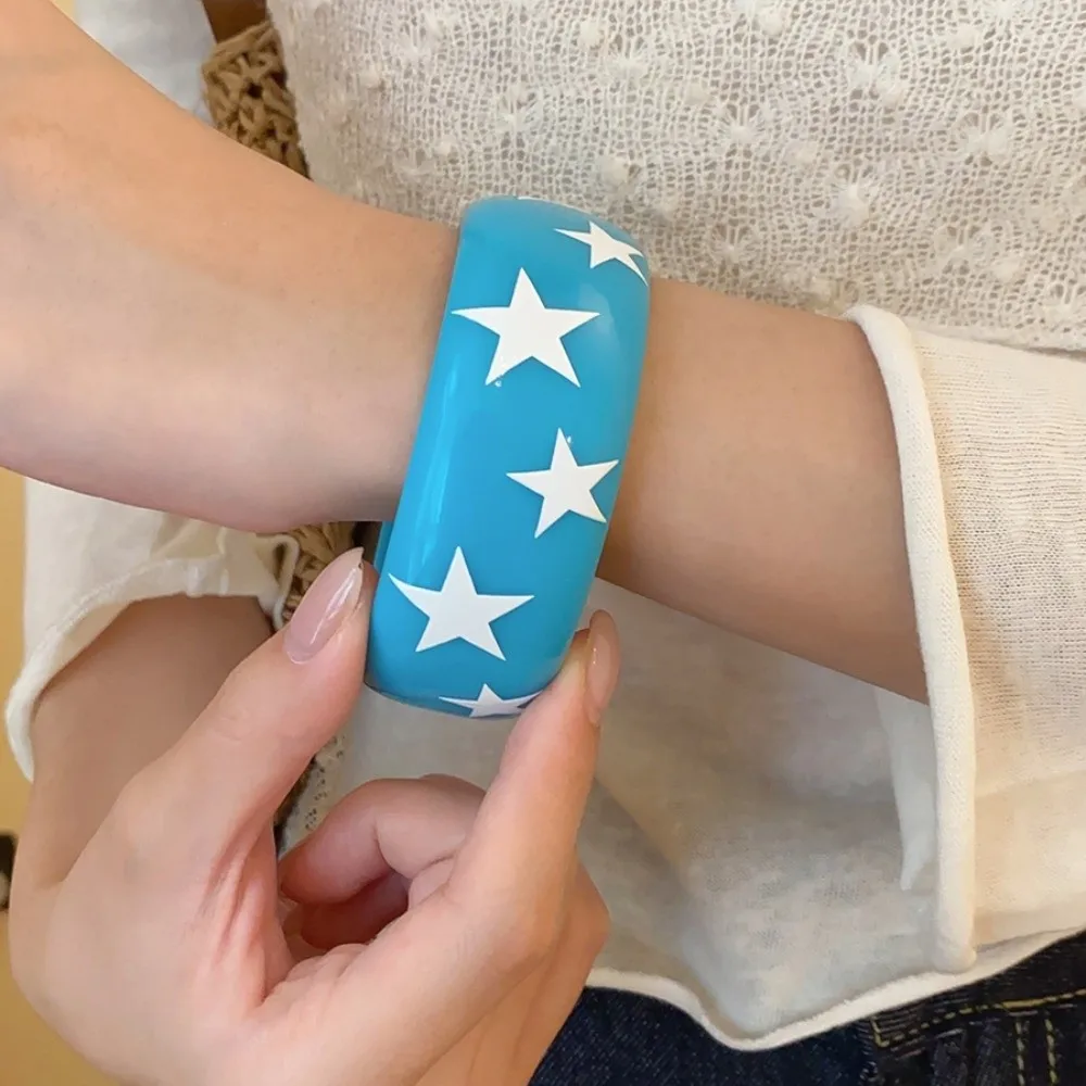 Unique Resin Y2k Star Bangle Korean Ins Smudging Star Wide Bracelet Jewelry Accessories Minority Design Pentagram Hand Ring Gift