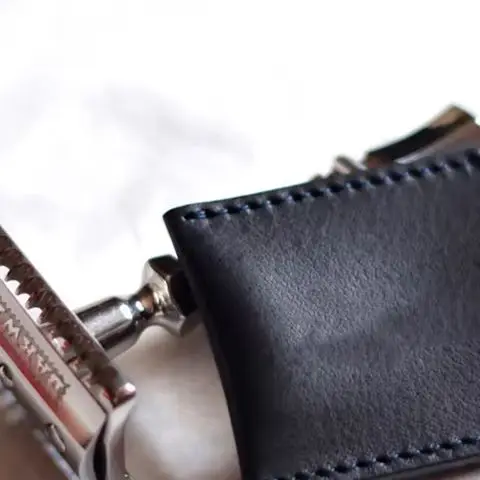 

1PCS Double Edge Safety Razor Head Sleeve Protective Case Leather Without Razor