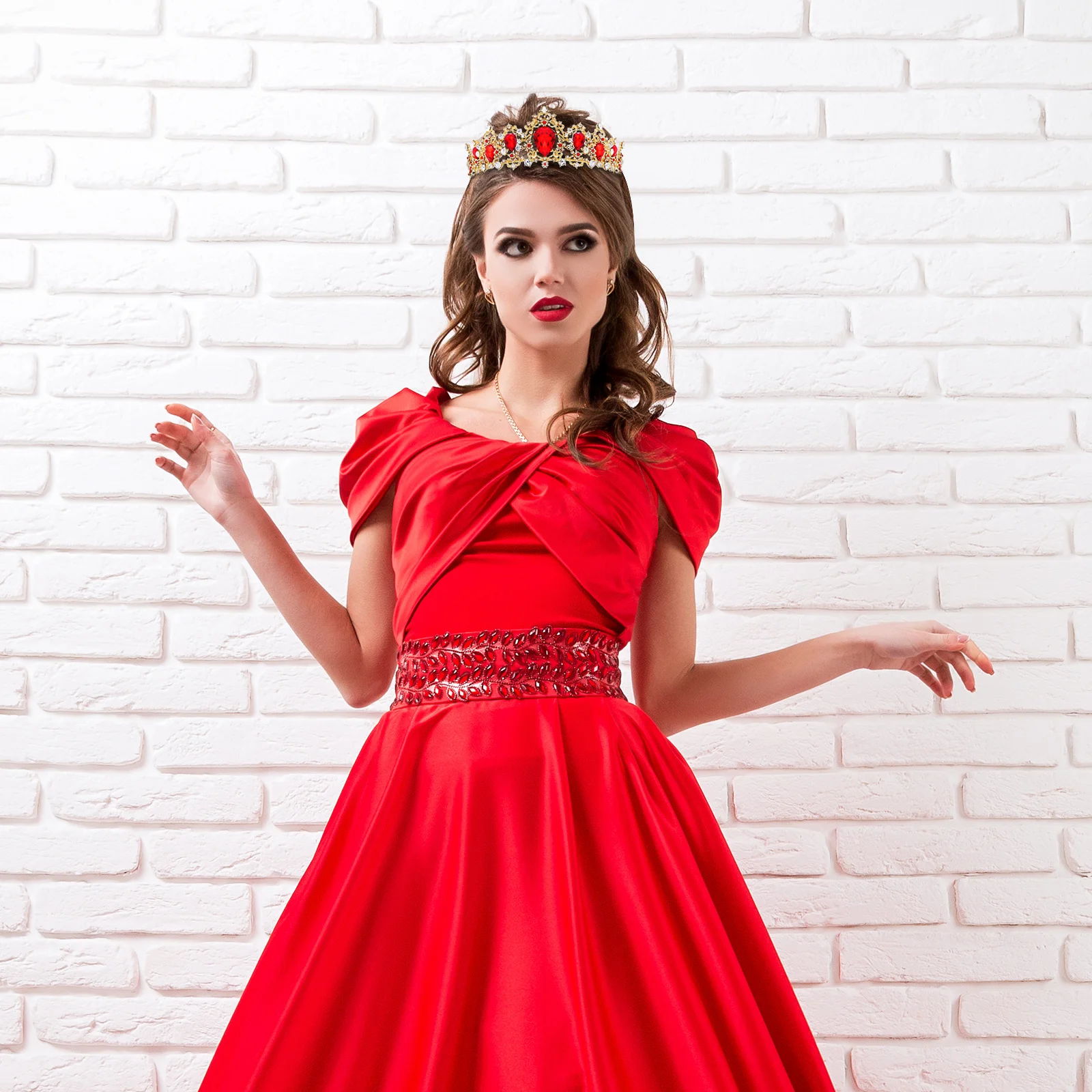 

Red Elegant Bridal Tiara Crystal Crown Wedding Headpiece Jewelry for Bride Women Royal Party Decoration Tiara Crown for Women