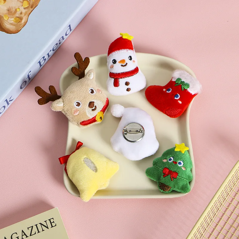 Brooch Pin Christmas Plush Santa Reindeer Sock Charm Fabric Multicolor Small Lightweight Daily Party Decoration Accessory