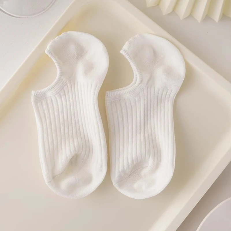 5 Pairs Of Women\'s Boat Socks Vertical Strip Solid Color Light Mouth Cream Invisible Socks