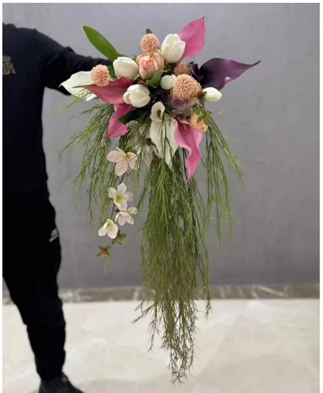 Photographic props Waterfall Huasen is a retro flower and green plant oil painting, and the wedding flower studio is certified b