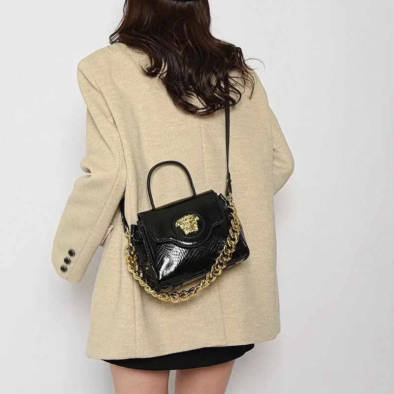 حقيبة كروس جلدية أنيقة للنساء من المصمم الشهير - حقيبة يد كلاسيكية أنيقة للسيدات للسفر