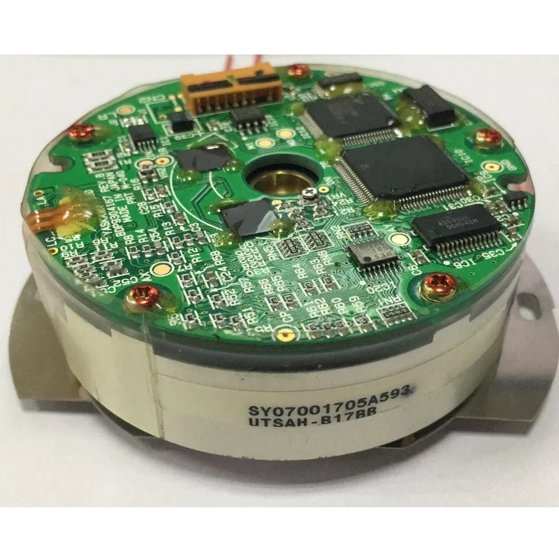 

Encoder UTSAH-B17BB Is For Servo Motors SGMGH-20DCA61 / SGMGH-20D2A21 / SGMGH-20D2A2C-OY / SGMGH-20D2A6B / SGMGH-20DCA6