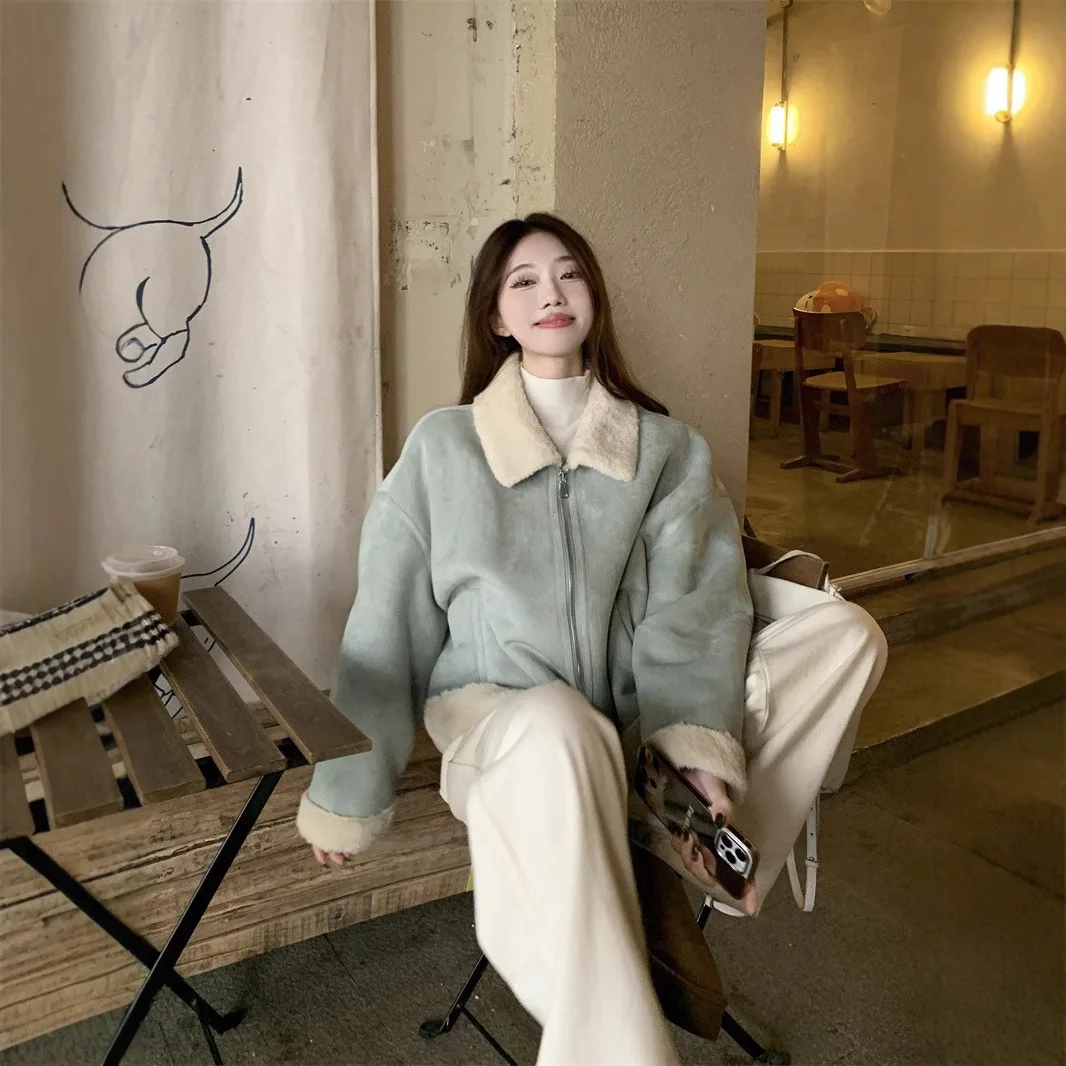 Korean Women's Top with a High-end Feel, Light Blue Lapel, Short Lambhair Jacket, Women's 2025 Winter Style Fur Integrated Jacke