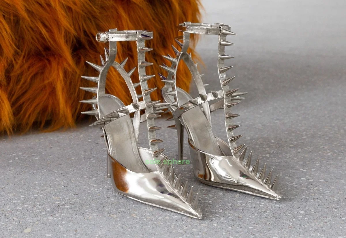 

Женские сандалии с шипами из искусственной кожи, с пряжкой и ремешком, с острым носком, с шипами и заклепками, сексуальные вечерние туфли-лодочки на высоком каблуке с вырезом, размер 46