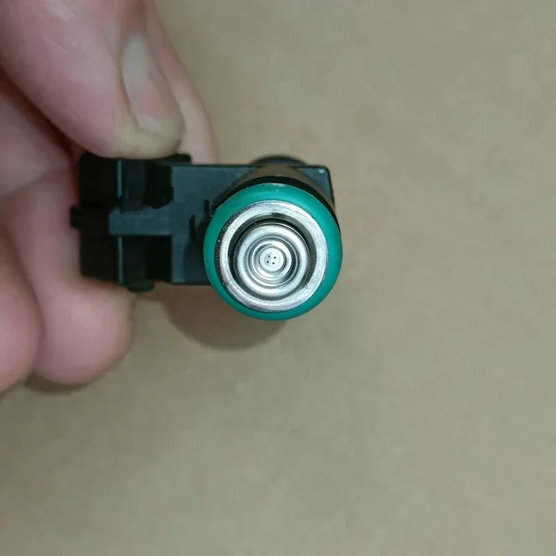 Motorcycle Parts EFI Fuel Injector Nozzle For LIFAN KPT200 LF200-10D KPM200 LF200-3B KPT KPM 200