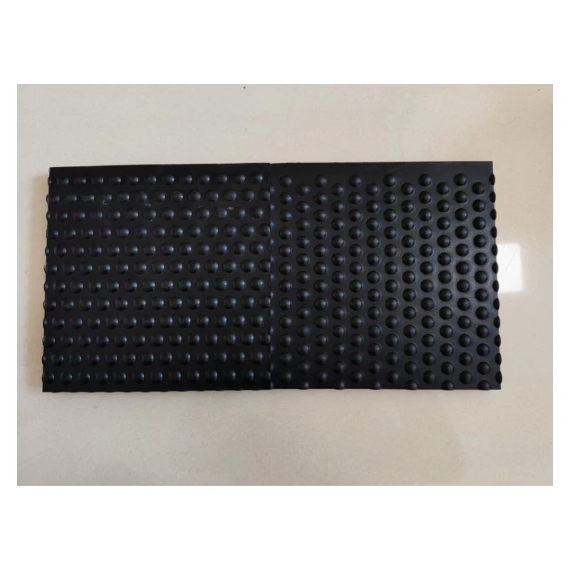 

This Rubber Mat Features Excellent Shock Absorption Ideal for Protecting Floors and Equipment