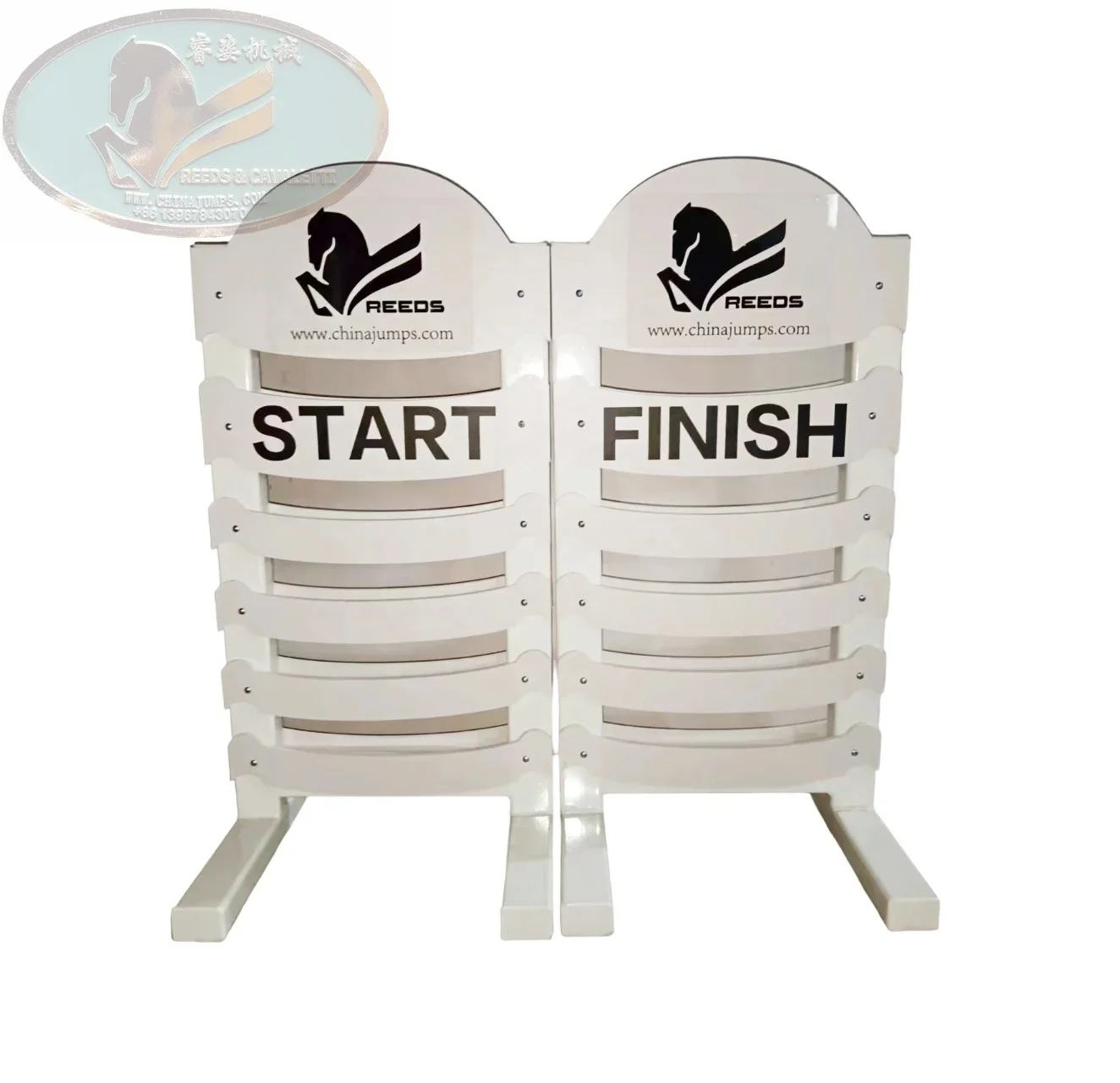 

horse show jumping jumps start/finish jump