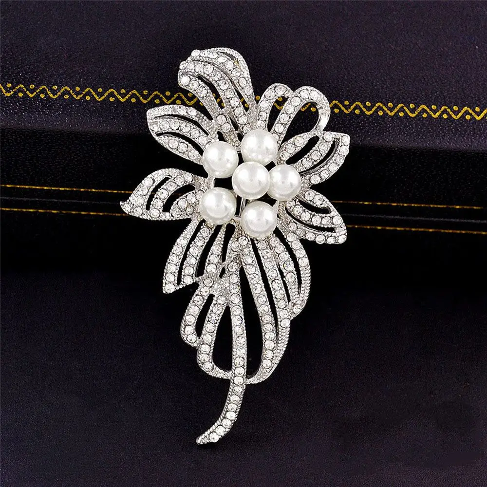 Fashion Wedding Party Alloy Rhinestone Flower Gifts For Women Crystal Jewelry Corsage Brooches Pins Accessories