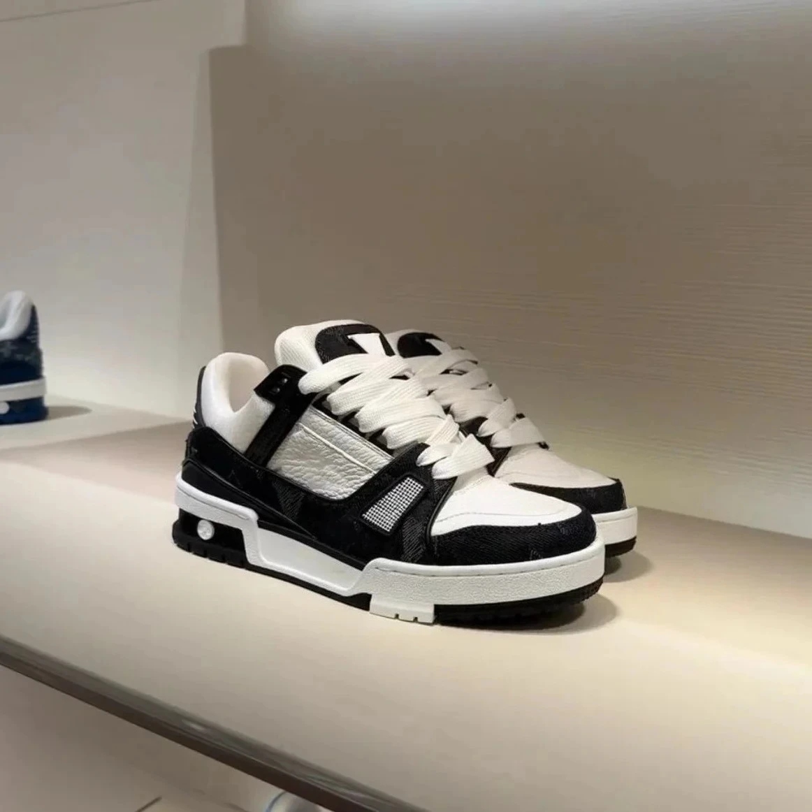 European Minimalist Luxurious Fashion Sports Shoes, Men's Low-top Casual Textured Printed Training Shoes, Unique Creative Denim Casual Shoes, Versatile Creative Women's Shoes, High-end Brand Platform Sports Shoes. view 4