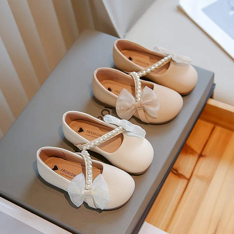 Spring and Autumn Girls' Leather Shoes2024New Style White Pearl Little Girl Soft Bottom Western Style Children's Peas Shoes