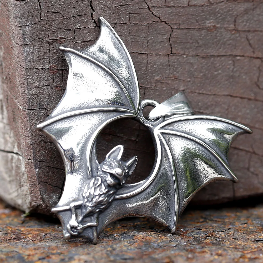2023 New Design Stainless Steel Bat Pendant Detailed Necklace Punk Biker Animal Jewelry High Quality Gift Accessories
