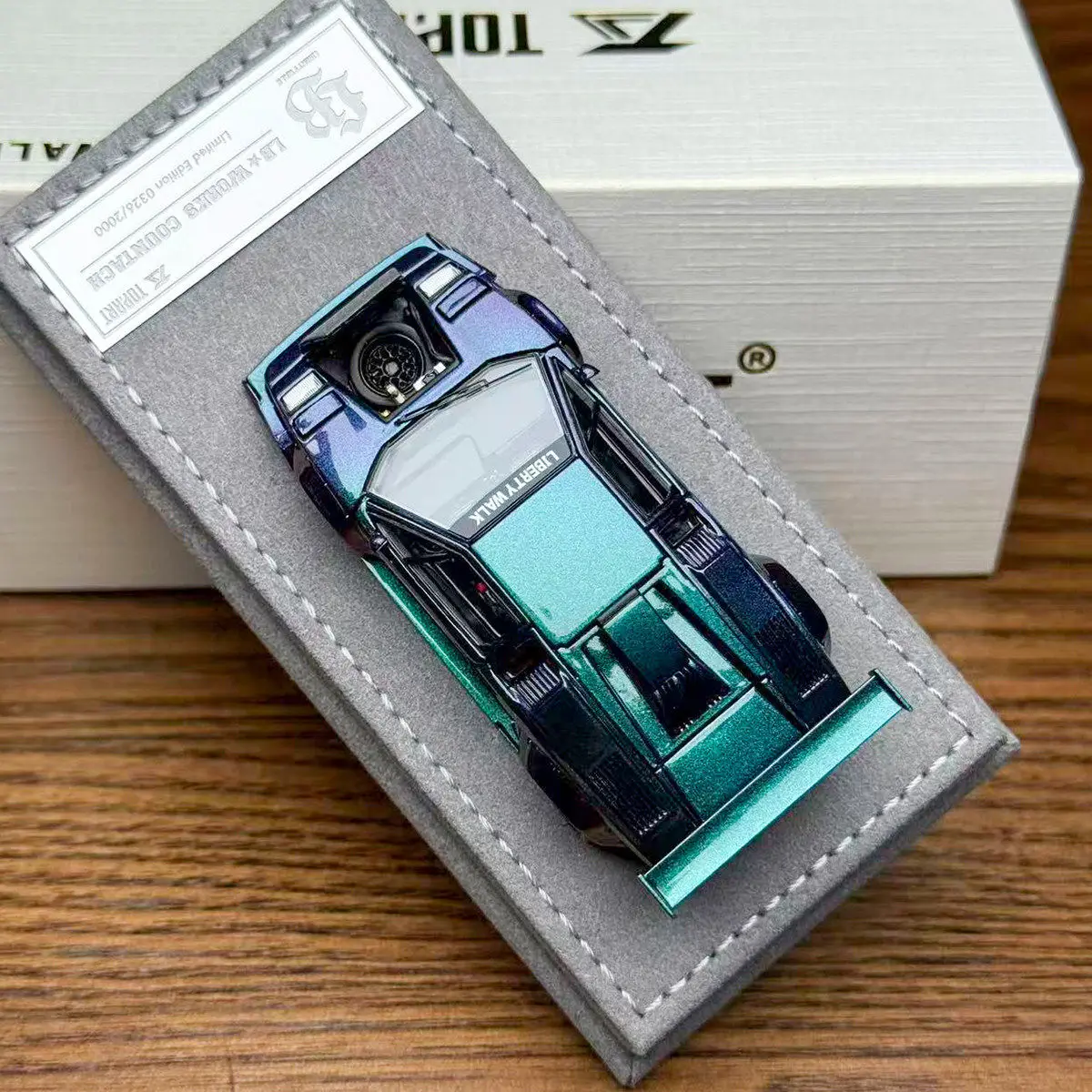 Topart Modèle de voiture de sport Lamborghini Countach LBWK en alliage moulé sous pression à l'échelle 1:64, collection classique, cadeau pour adultes, souvenir, exposition statique
