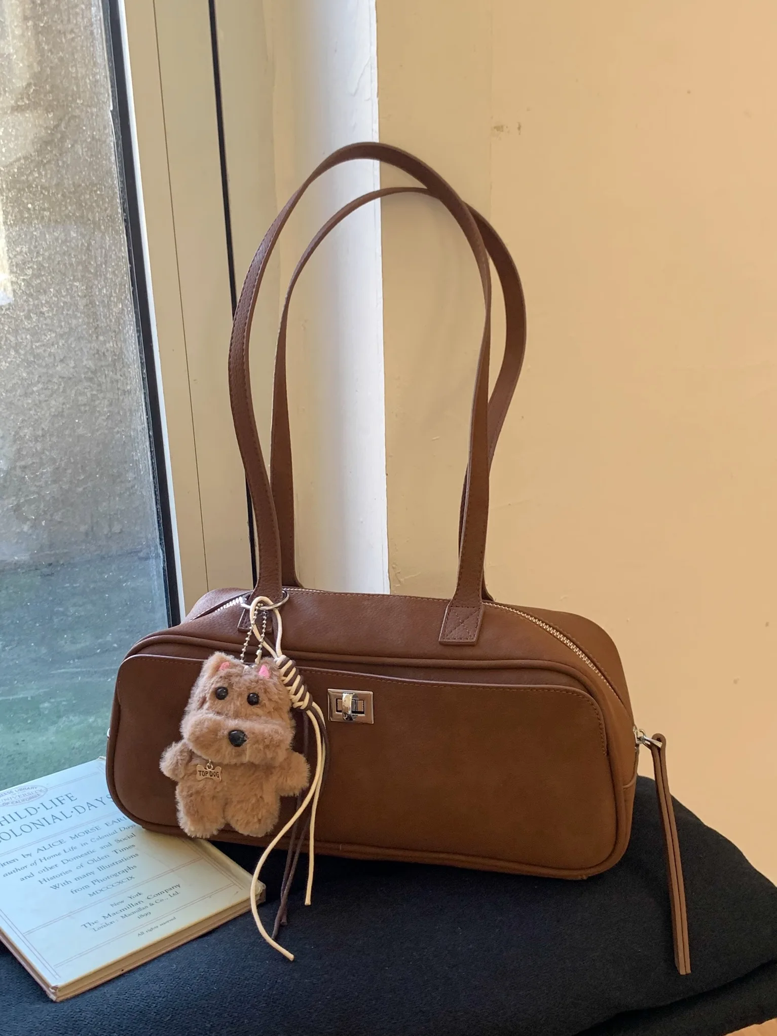

Chic Retro Underarm Bag for Women Large Capaci Suede Bowling Bag Single oulder Bag French Bread Bag Daily Match PU Leather