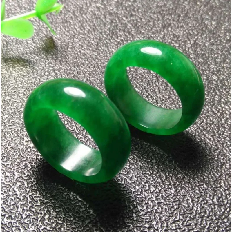 Factory Price Direct Supply Jade Jade Couple's Emperor Green Jade Ring Fashion Sun Green Malay Jade Ring