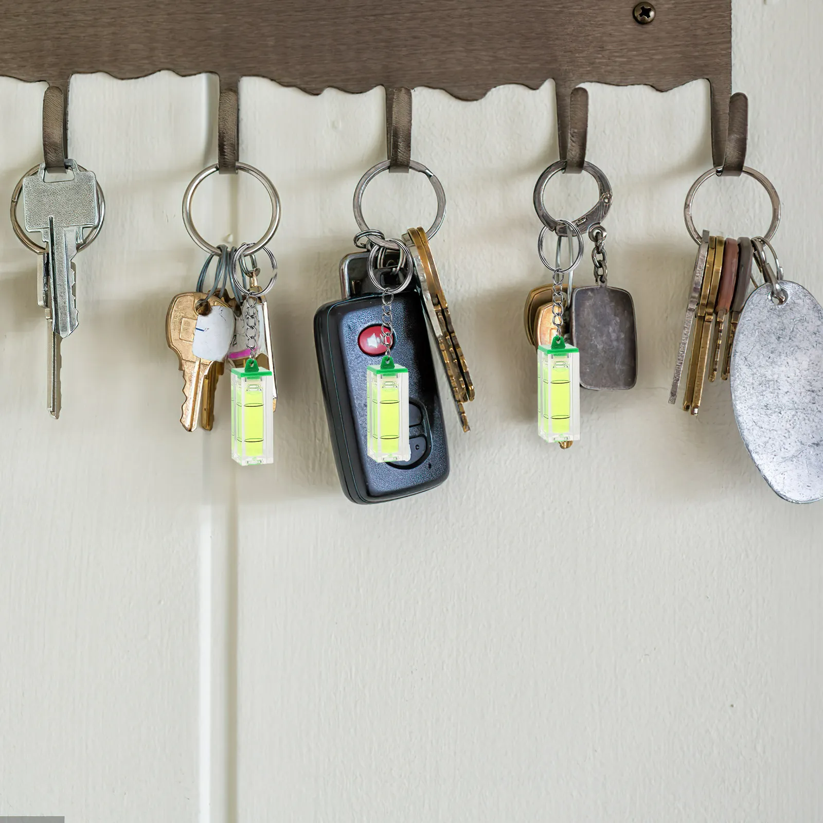 Pocket Spirit Level Keychain Small Bubble Level Mini Key Ring Pendant for Car Keys Bag Hanging Organizer Multi Function Tool
