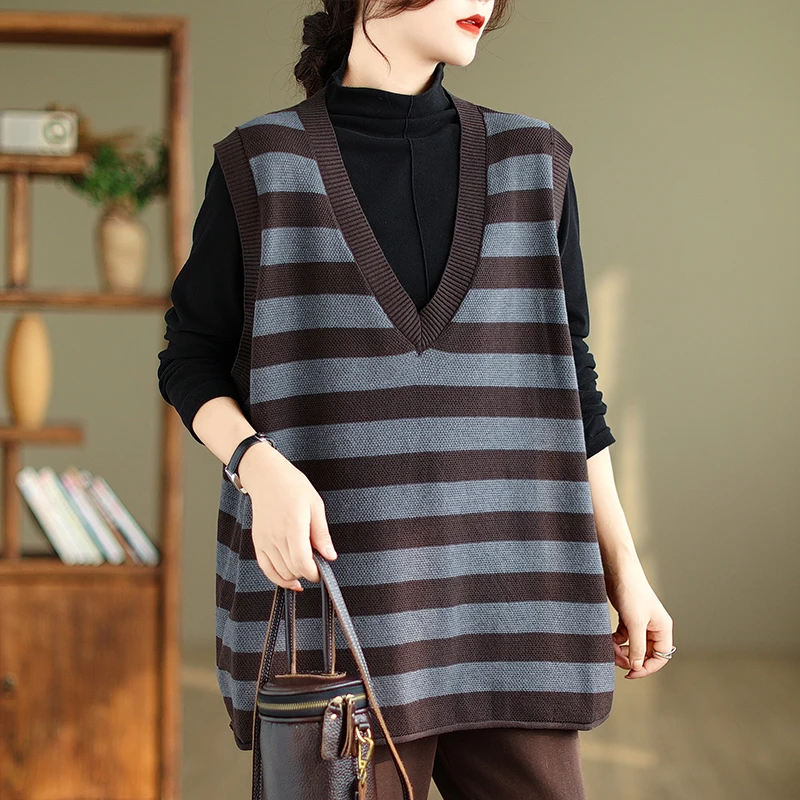 Spring New Literary Vintage Sweater Vest Women\'s Print V-neck Stripe Patchwork Loose Fashion Casual Simple Knitted Vest Top 2024