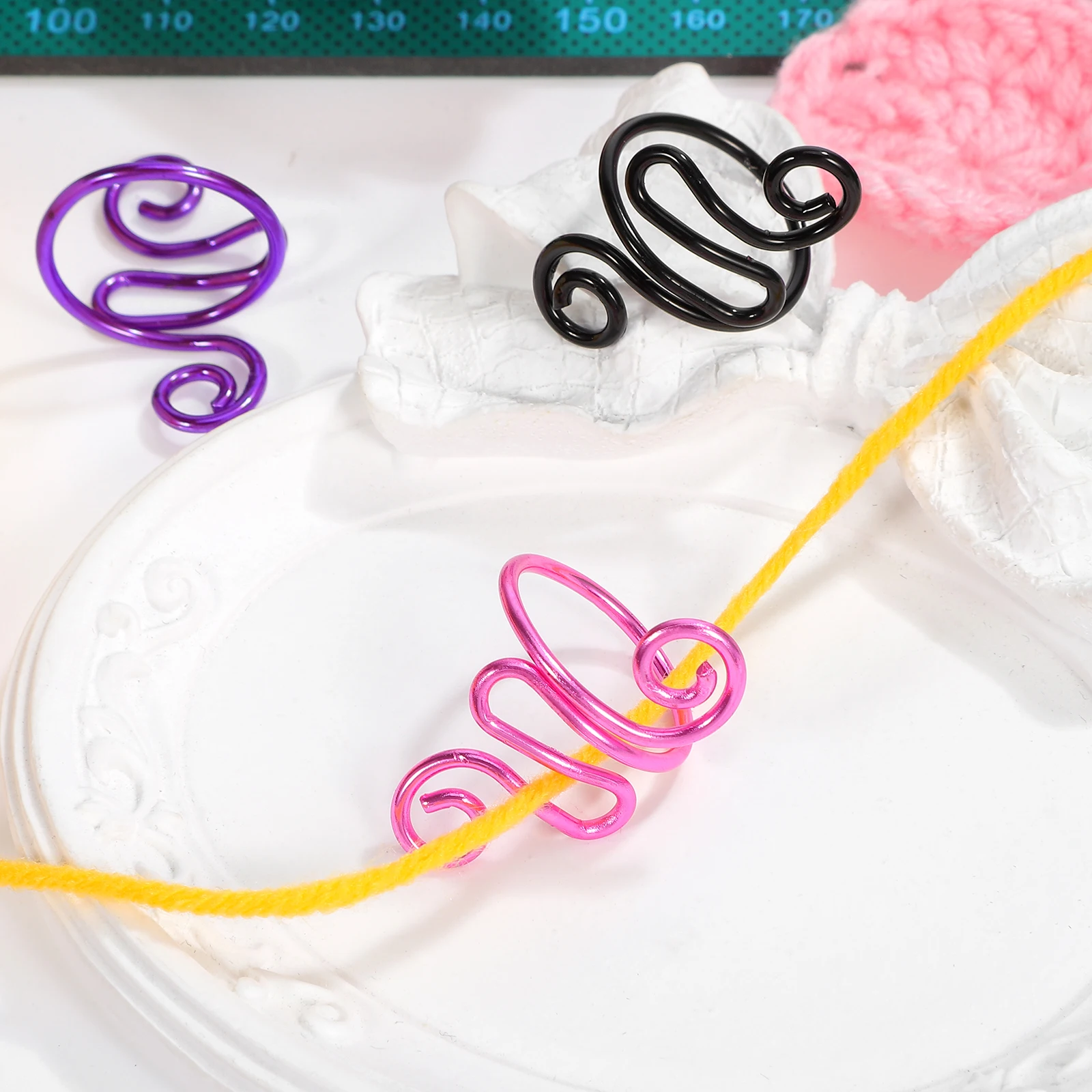 

9pcs Crochet Tension Rings Smooth Surface Various Colors Durable Yarn Guide Rings Open Design For Knitting Projects