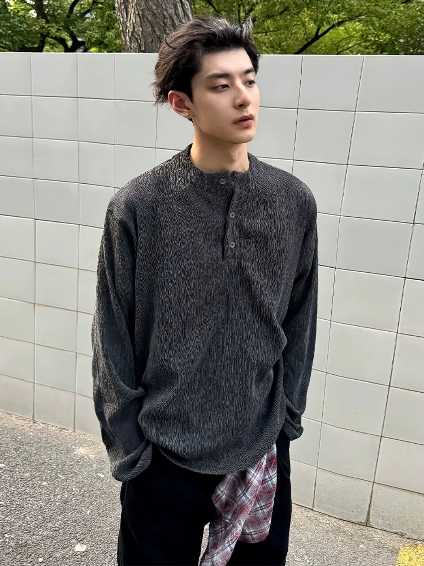 

Мужская футболка с длинным рукавом и воротником хенли в стиле ретро, базовый слой Cleanfit, осенний текстурированный свитшот в американском стиле, свободный крой, повседневный.