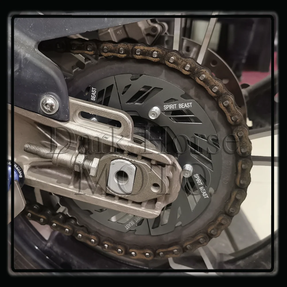 

Motorcycle rear Chain Plate Decorative Plate Large Chain Plate Cover Gear Cover Plate FOR ZONTES ZT 125-G1 G1-125 155-G1 G1-155