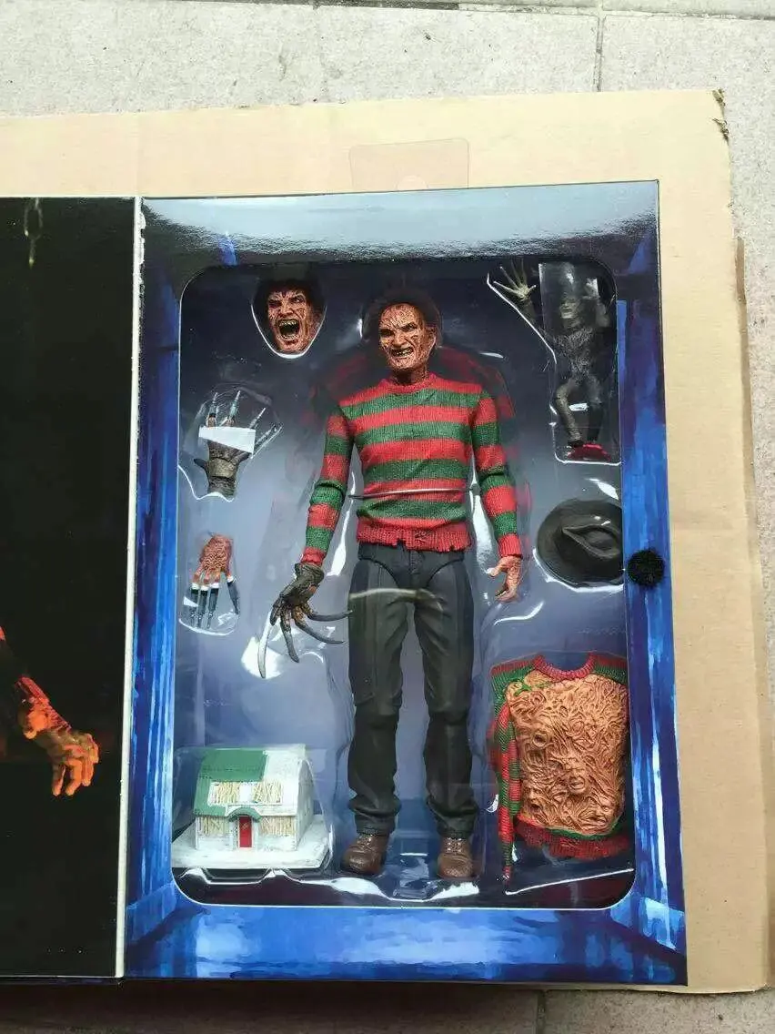 

Коллекционная фигурка Neca Deluxe Movie Edition: Ультра-подвижная кукла Фредди из фильма «Убийца с улиц» в подарочном наборе ручной работы